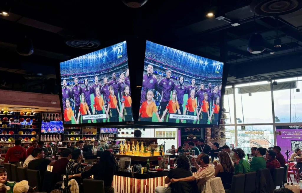 Restaurantes y bares buscan aprovechar la fiebre futbolera en México