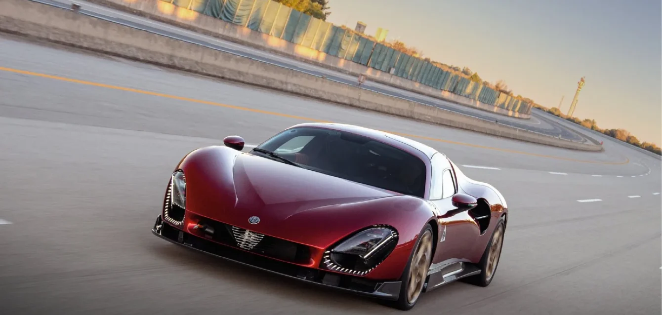 ALFA-ROMEO-03 Alfa Romeo 33 Stradale, un ícono que se renueva