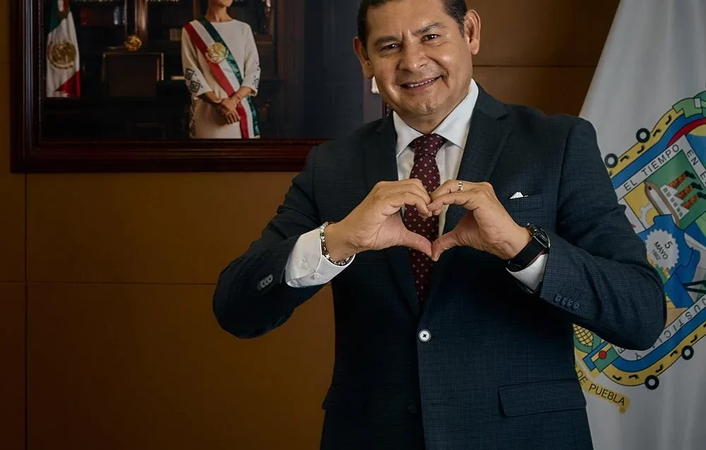 Aermenta-1 Alejandro Armenta, gobierna por amor a Puebla