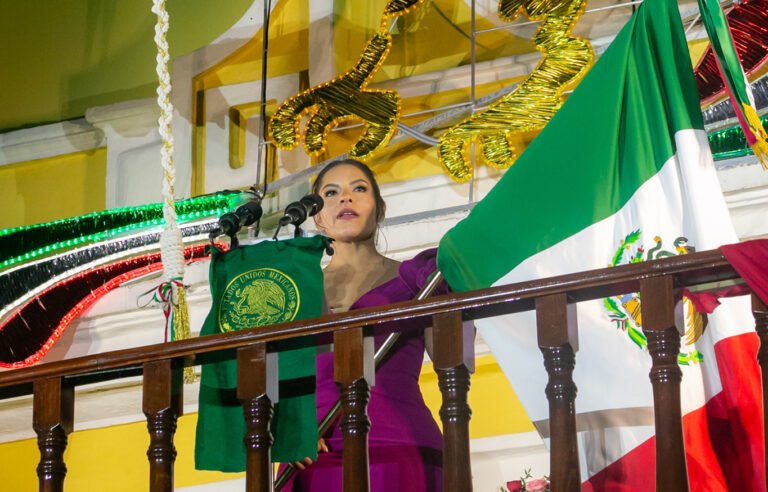 Lupita Cuautle dio su tercer Grito en SAn Andrés Cholula